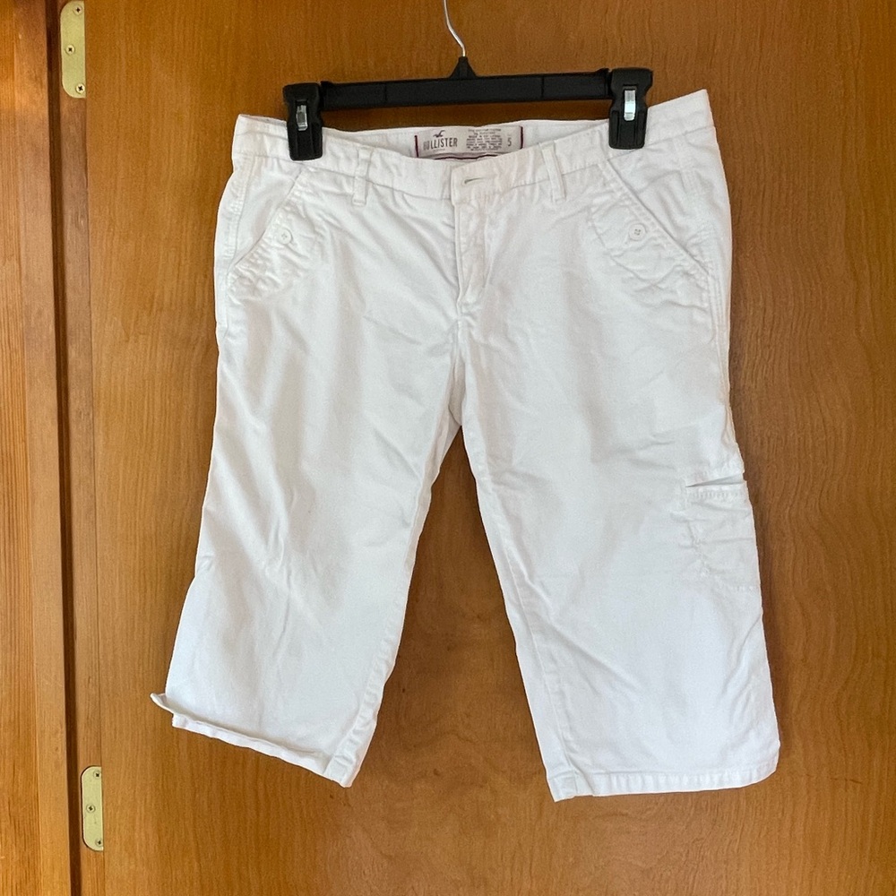 Hollister Women's Cargo Shorts in White